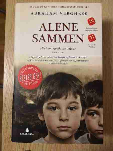 Alene sammen. 