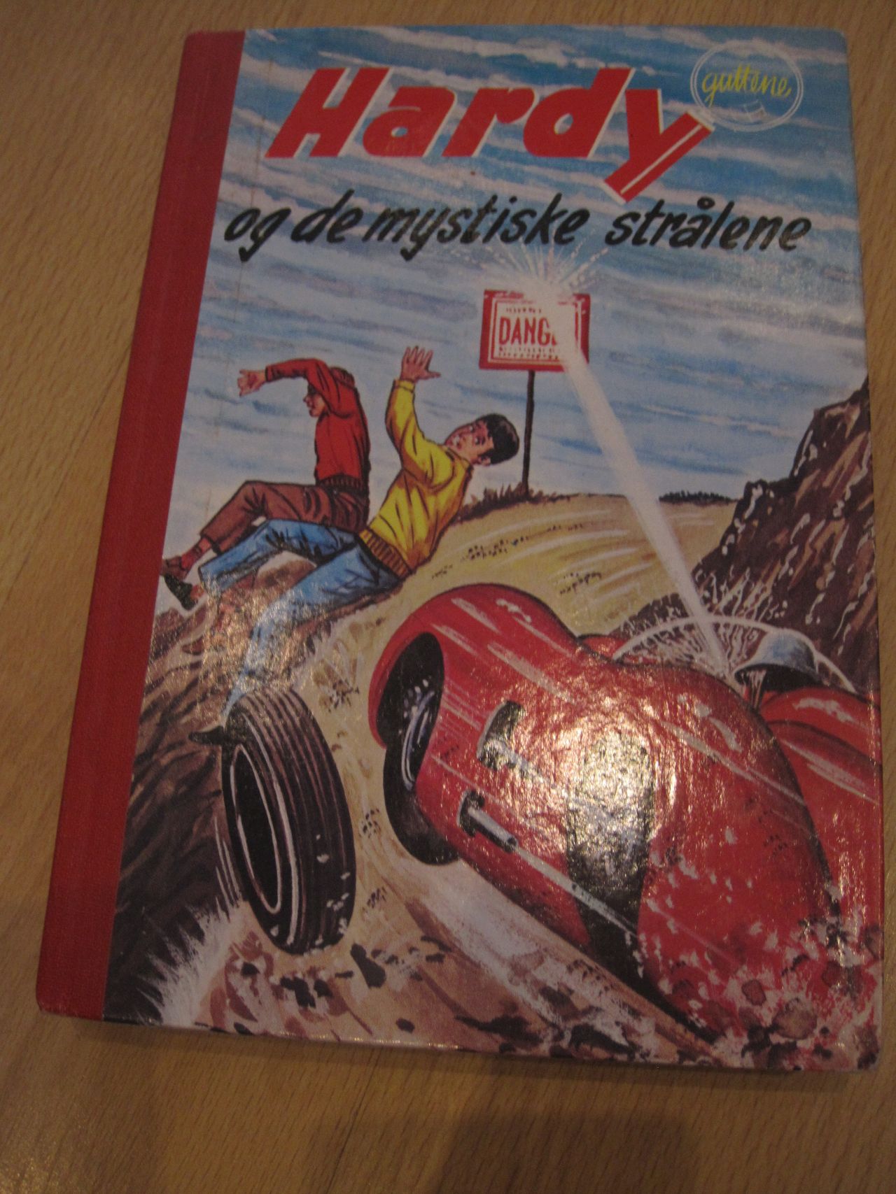 Hardyguttene og de mystiske strålene