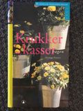 Krukker og kasser i hagen