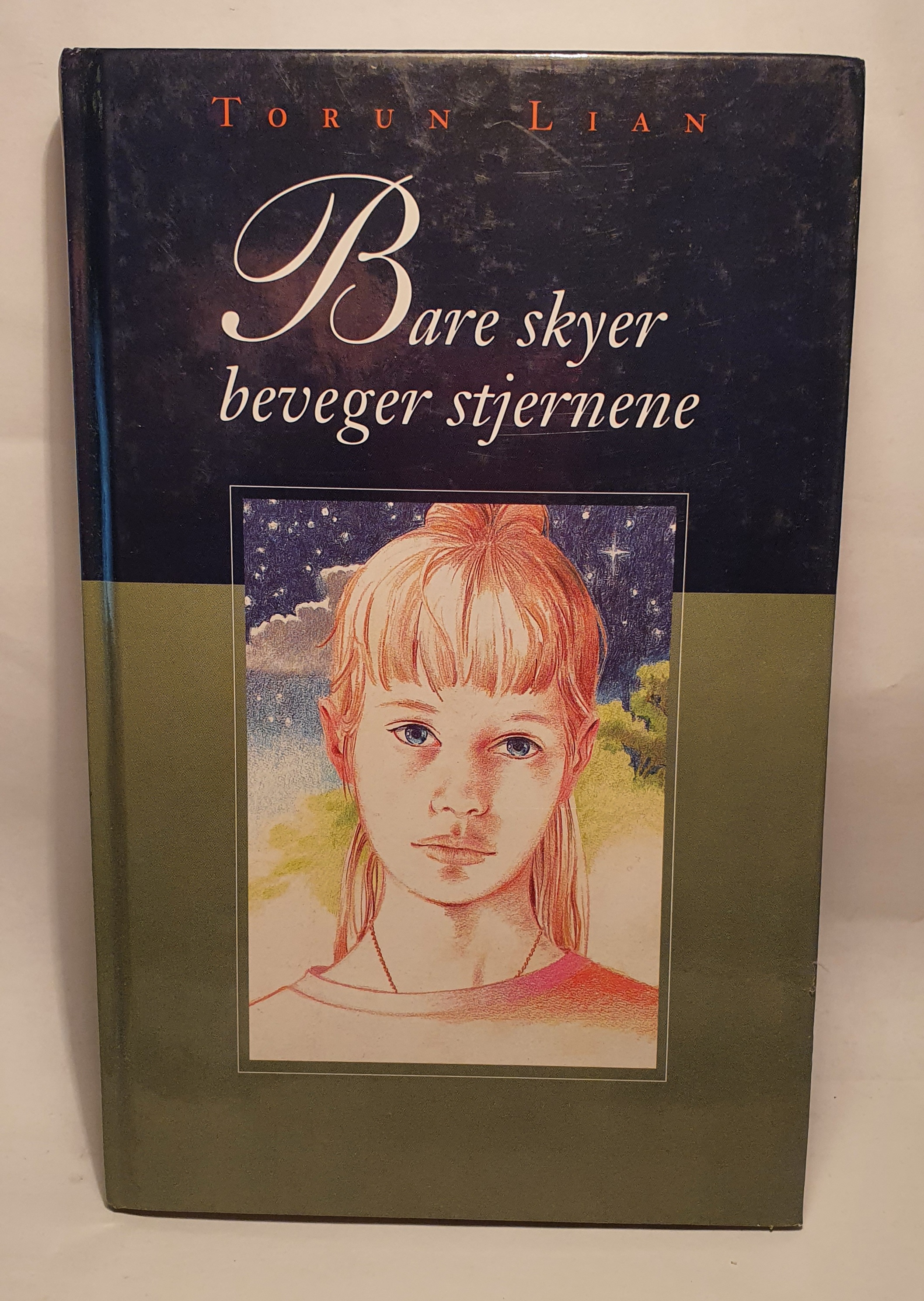 bare skyer beveger stjernene