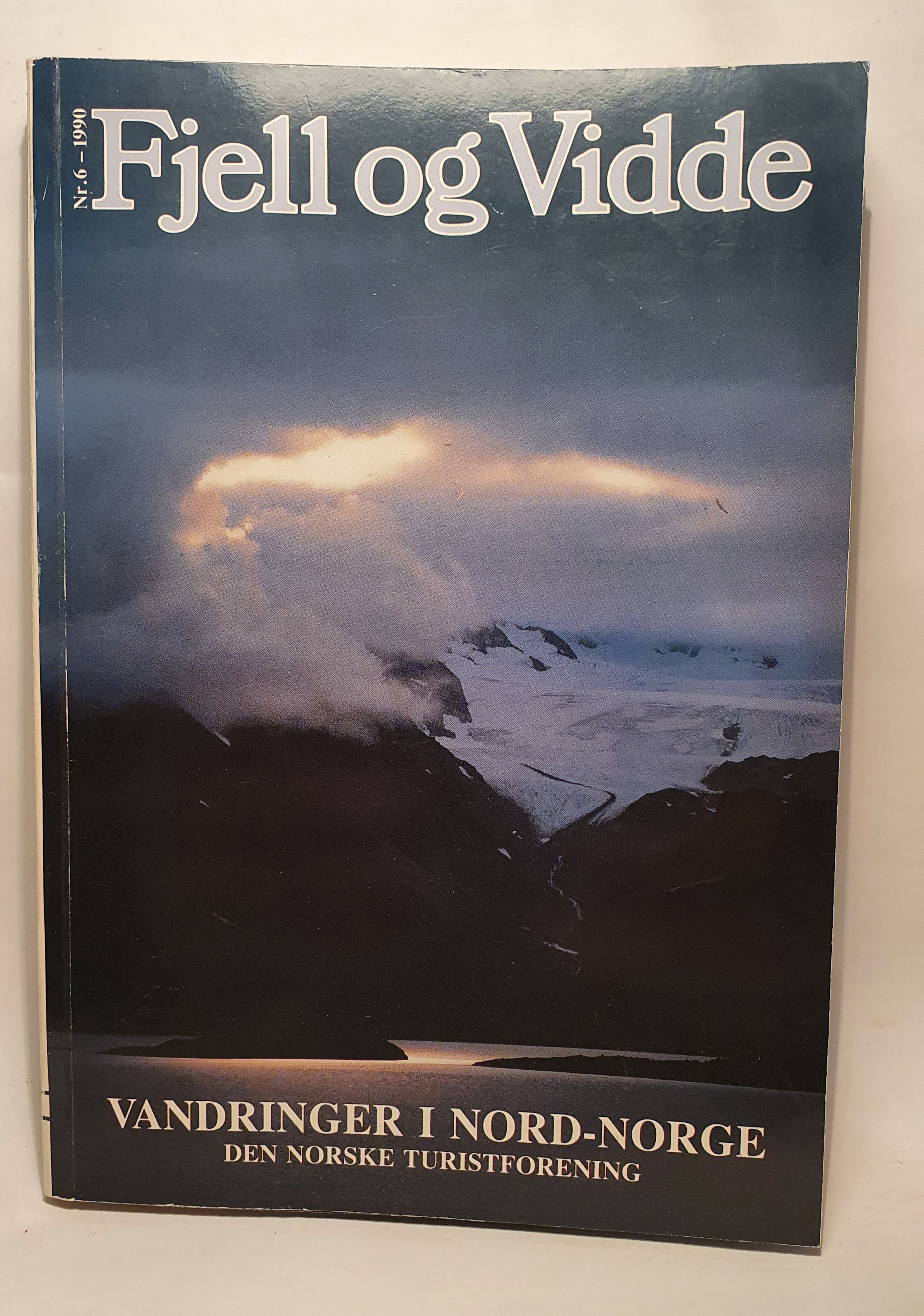Fjell og vidde nr 6- 1990 Vandringer i Nord- Norge