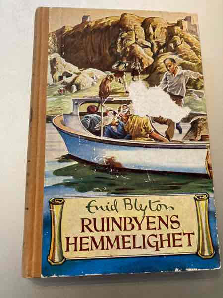 Ruinbyens hemmelighet (Papegøyeserien)