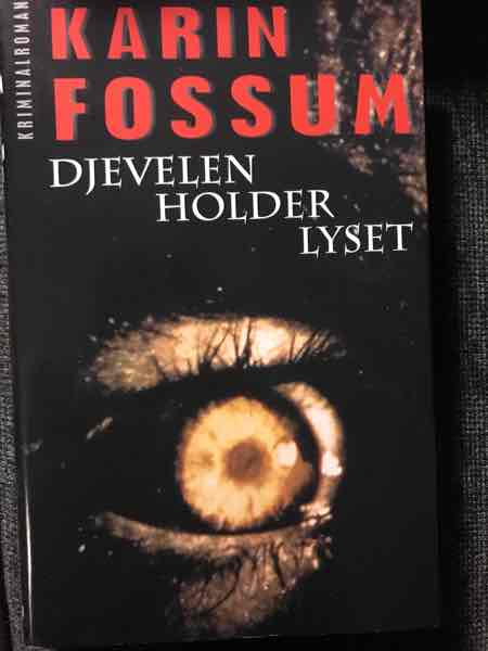 Djevelen holder lyset