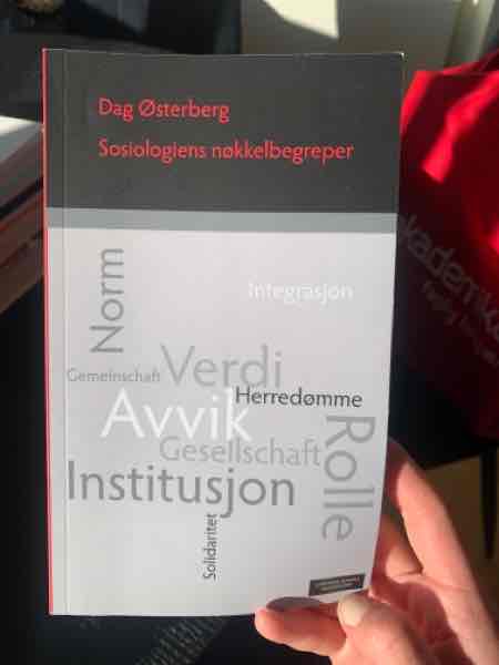 Sosiologiens nøkkelbegreper