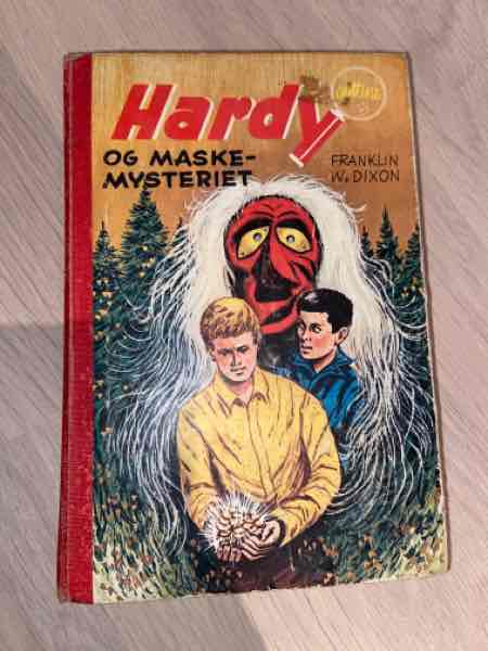 Hardy guttene og maske-mysteriet