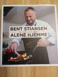 Bent Stiansen Alene hjemme.