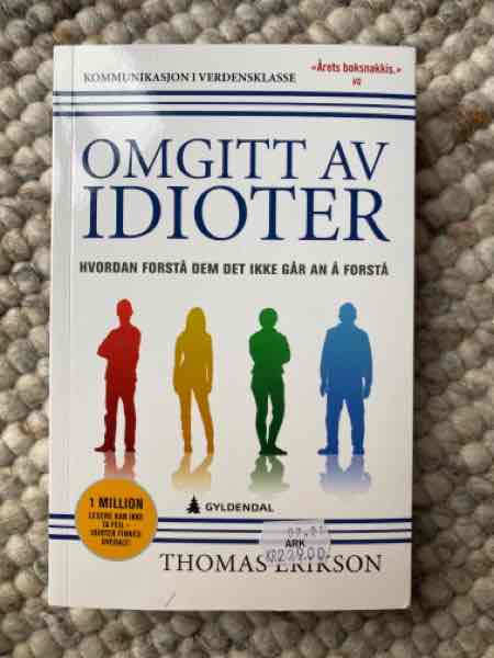 Omgitt av idioter