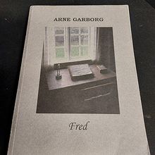 Fred. Tekstrevidert utgave med fotnoter og forklaringer