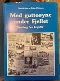 Med gutteøyne under fjellet