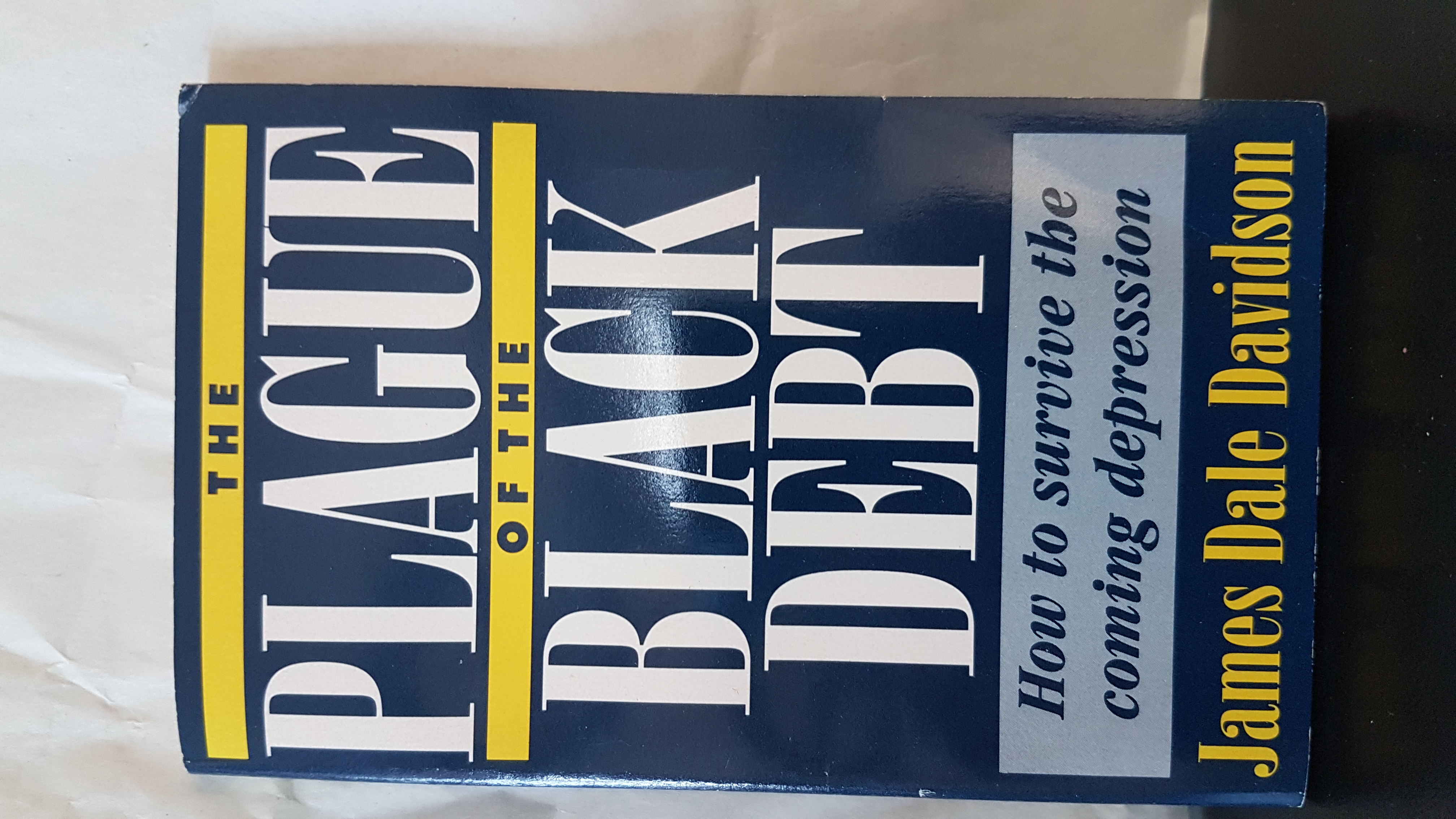 The plague of the black debt. How to survive the coming depression