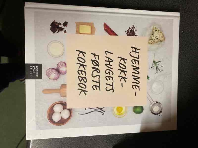 Hjemmekokklaugets første kokebok