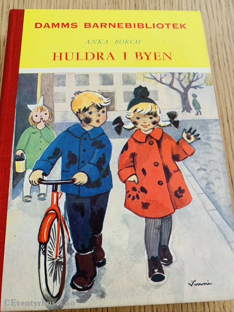 HULDRA I BYEN