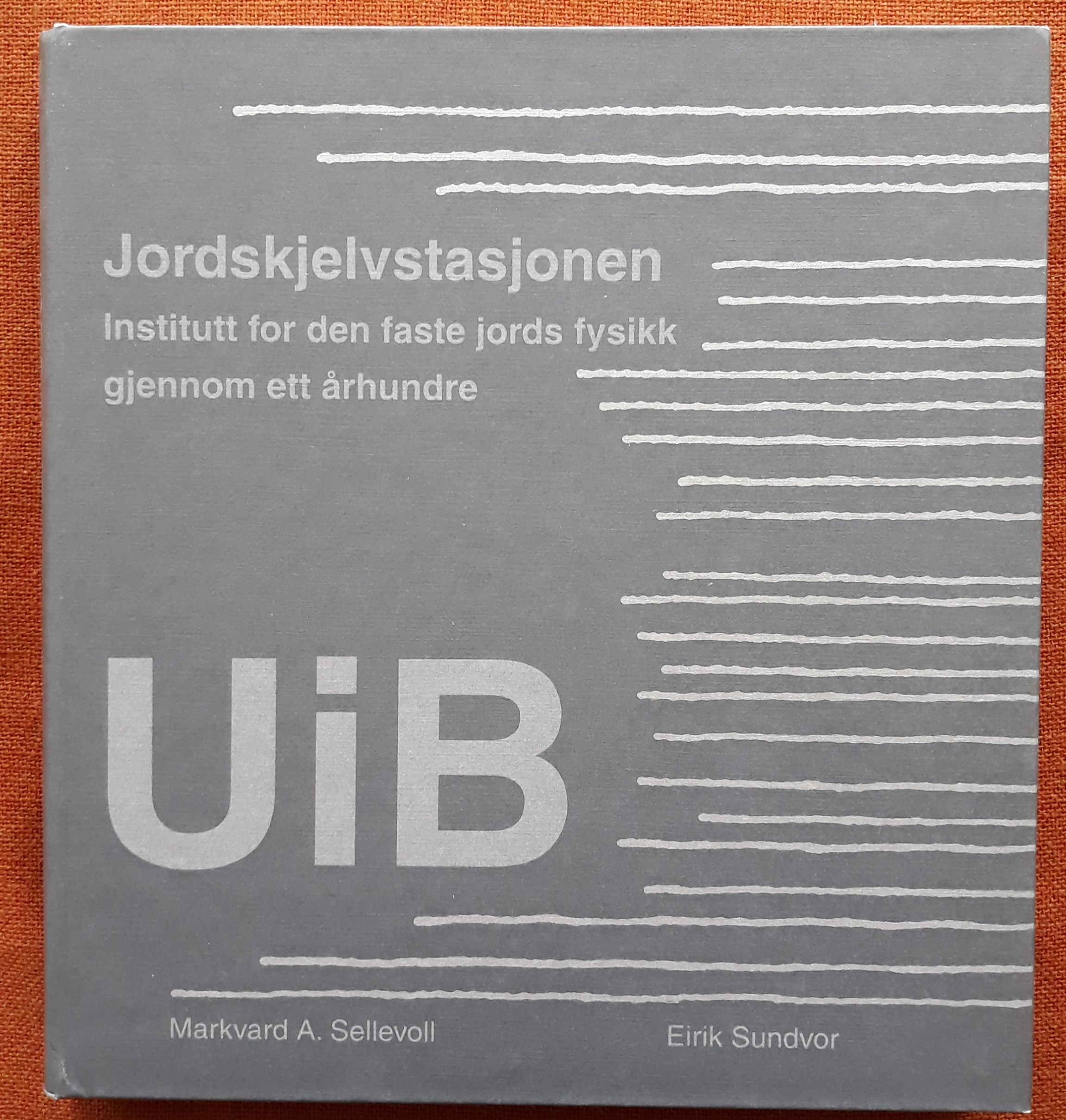 Jordskjelvstasjonen. Institutt for den faste jords fysikk gjennom ett århundre
