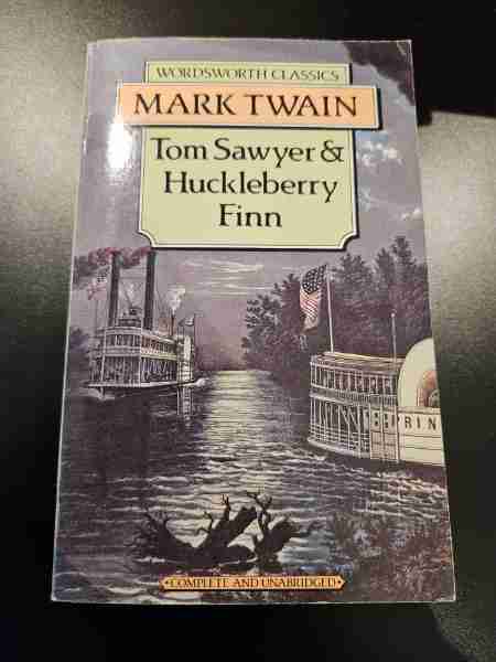 Tom Sawyer & Huckleberry Finn