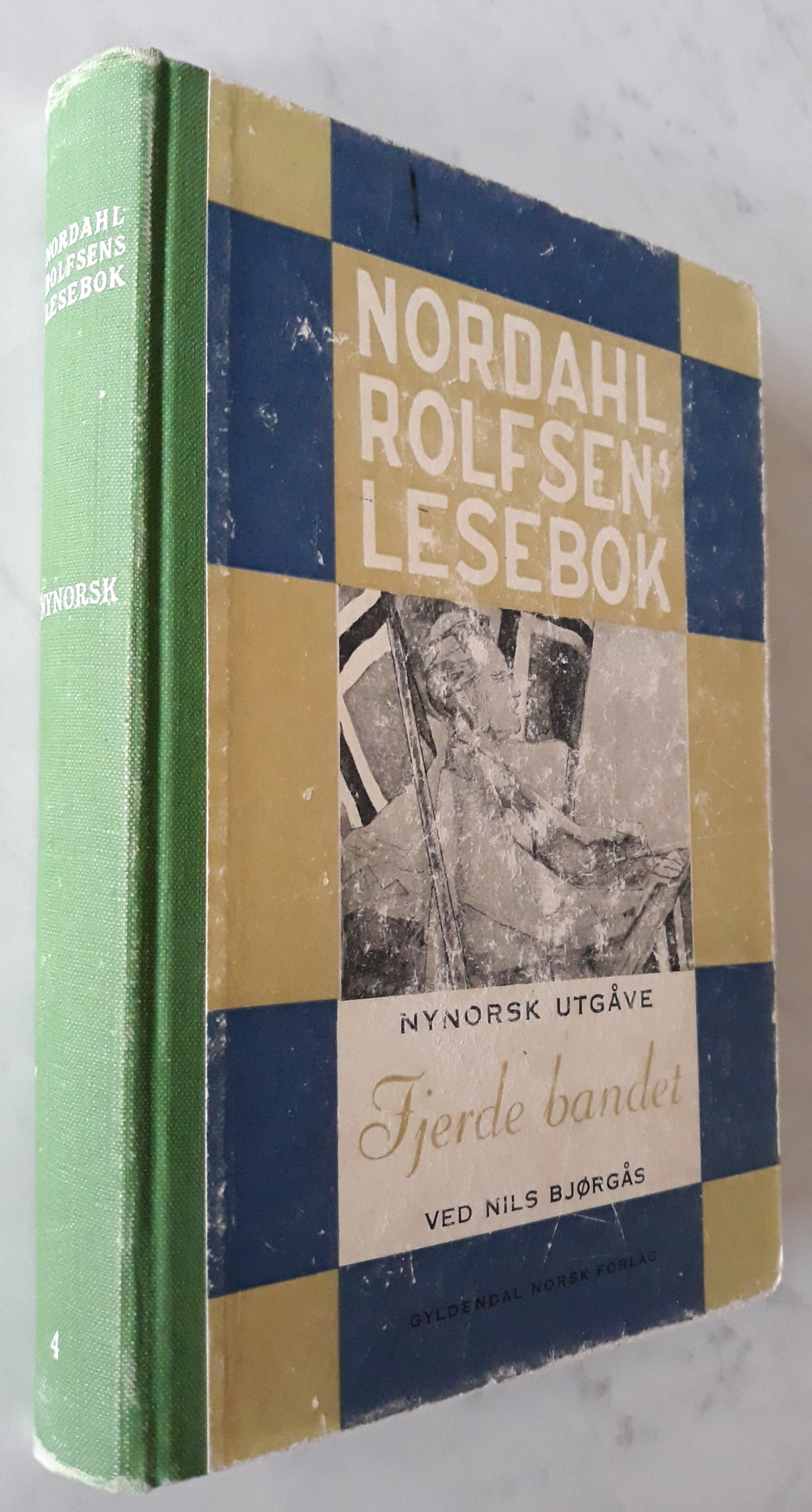 Nordahl Rolfsens lesebok. Nynorsk utgåve. Fjerde bandet ved Nils Bjørgås