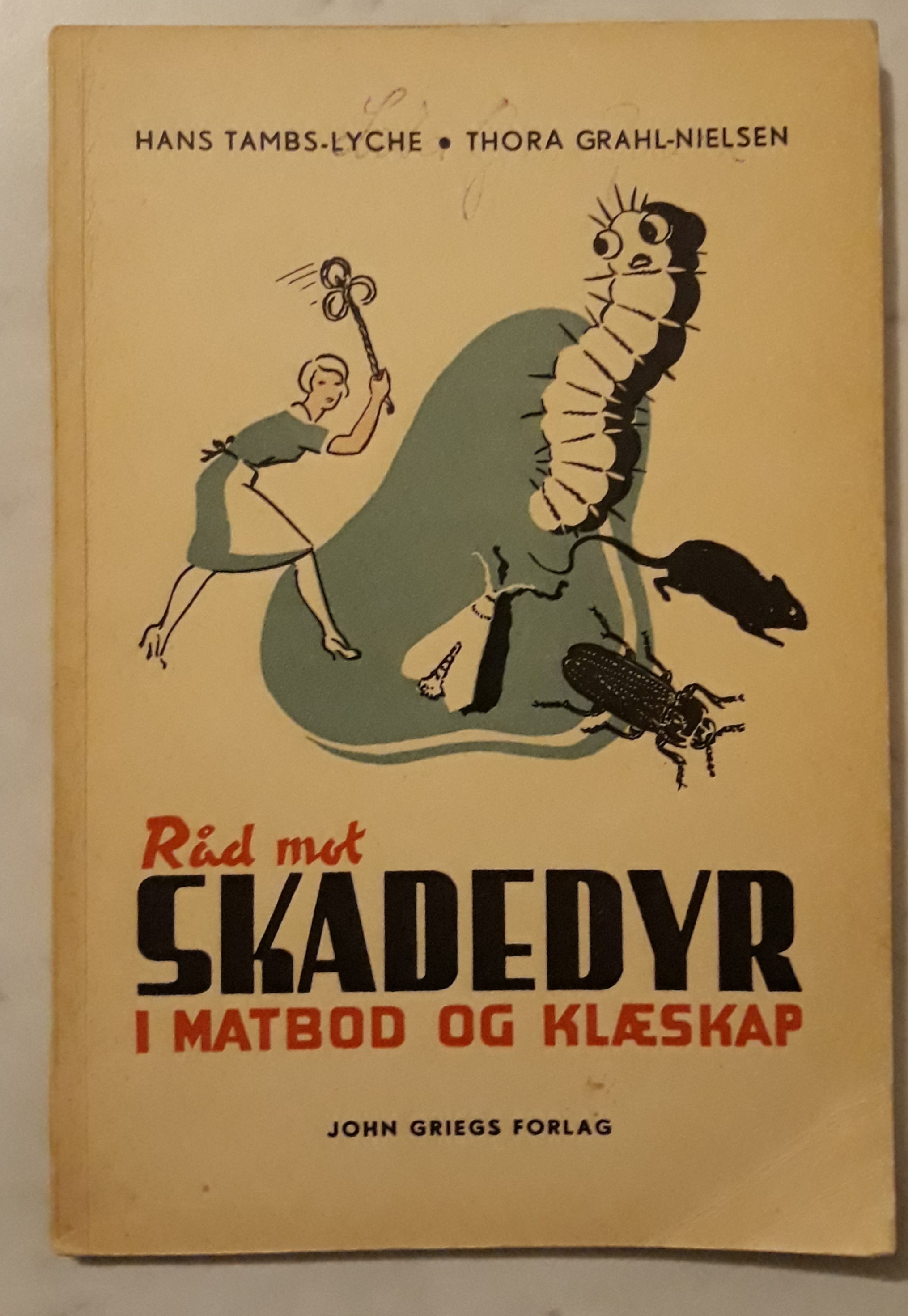 Råd mot skadedyr i matbod og klæskap