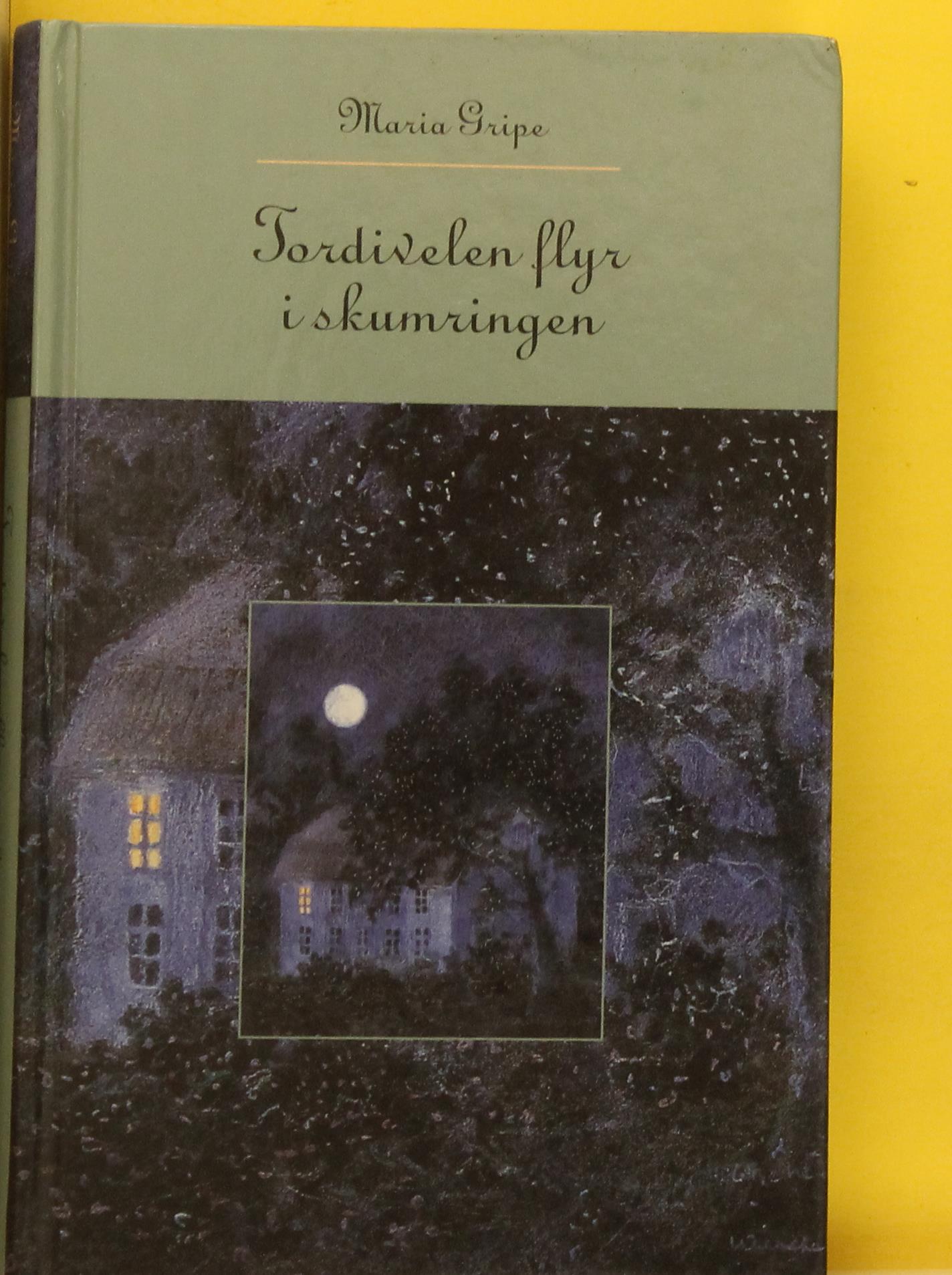 Tordivelen flyr i skumringen
