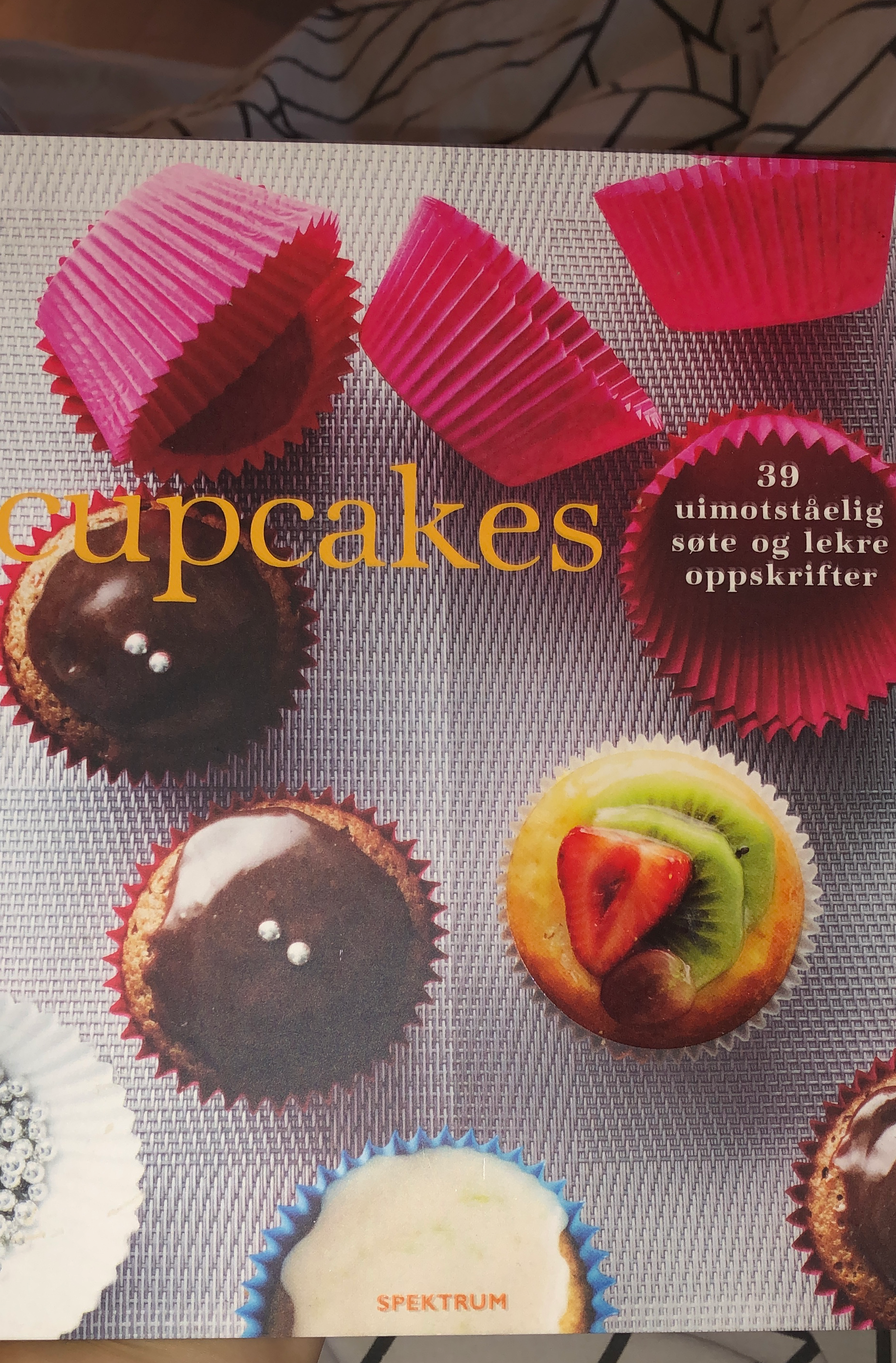 Cupcakes - 39 uimotståelige søte og lekre opp…