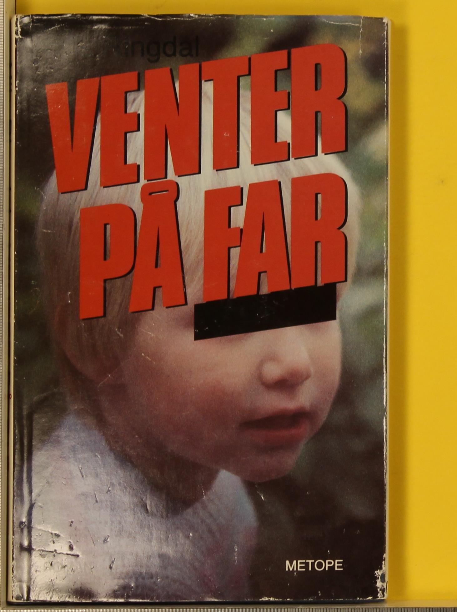 Venter på far