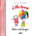 Lille Anna leker med farger