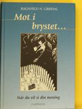 Mot i brystet
