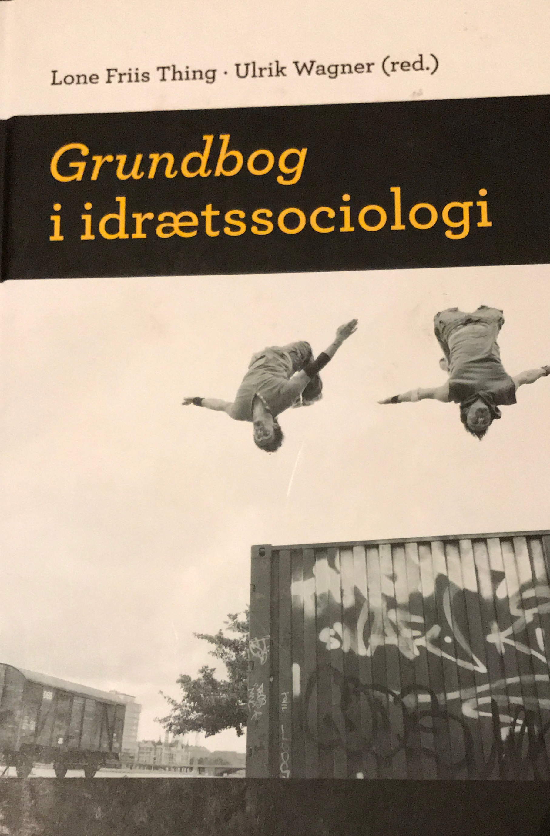 Grundbog i idrætssociologi