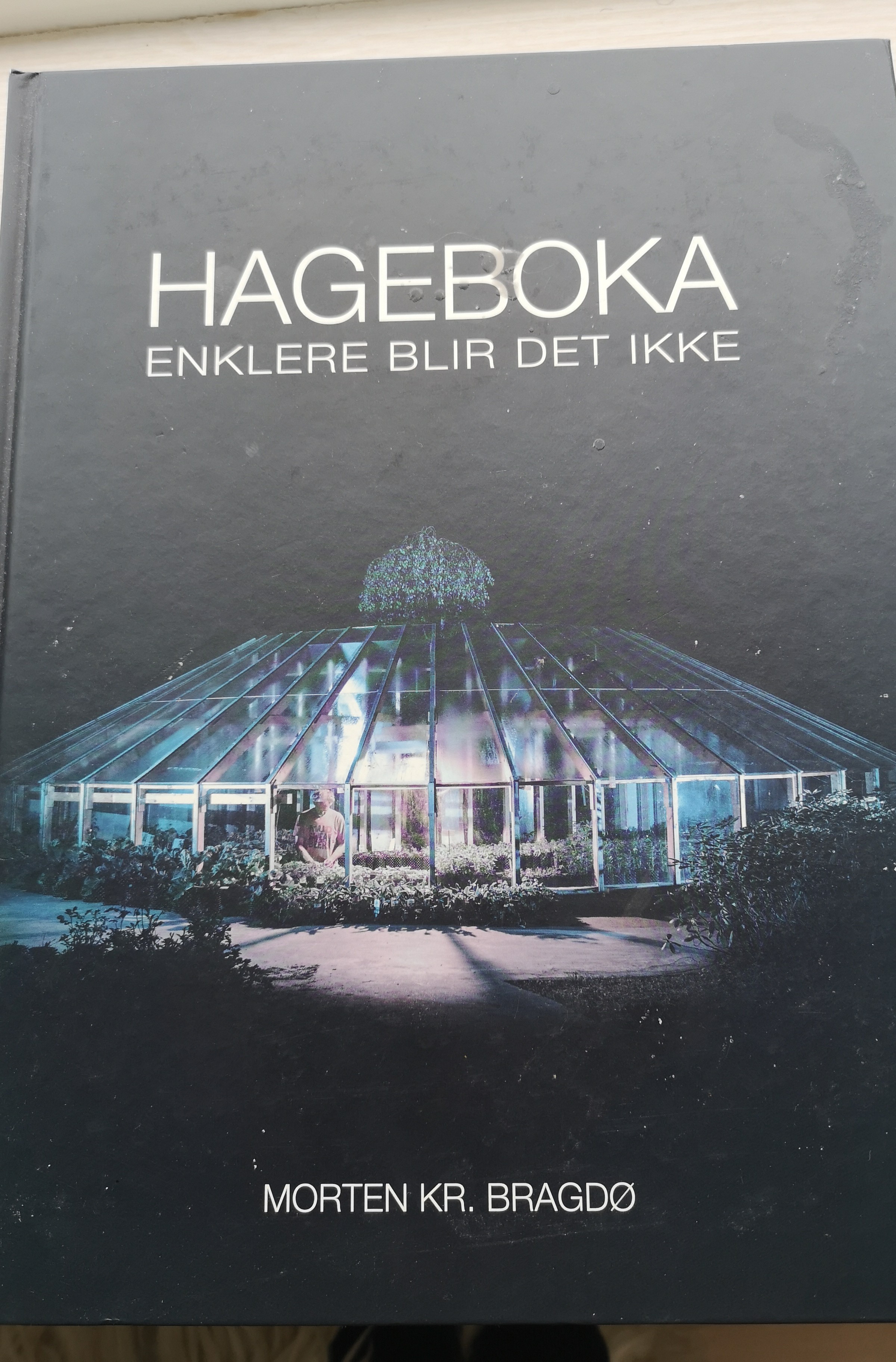 Hageboka - enklere blir det ikke