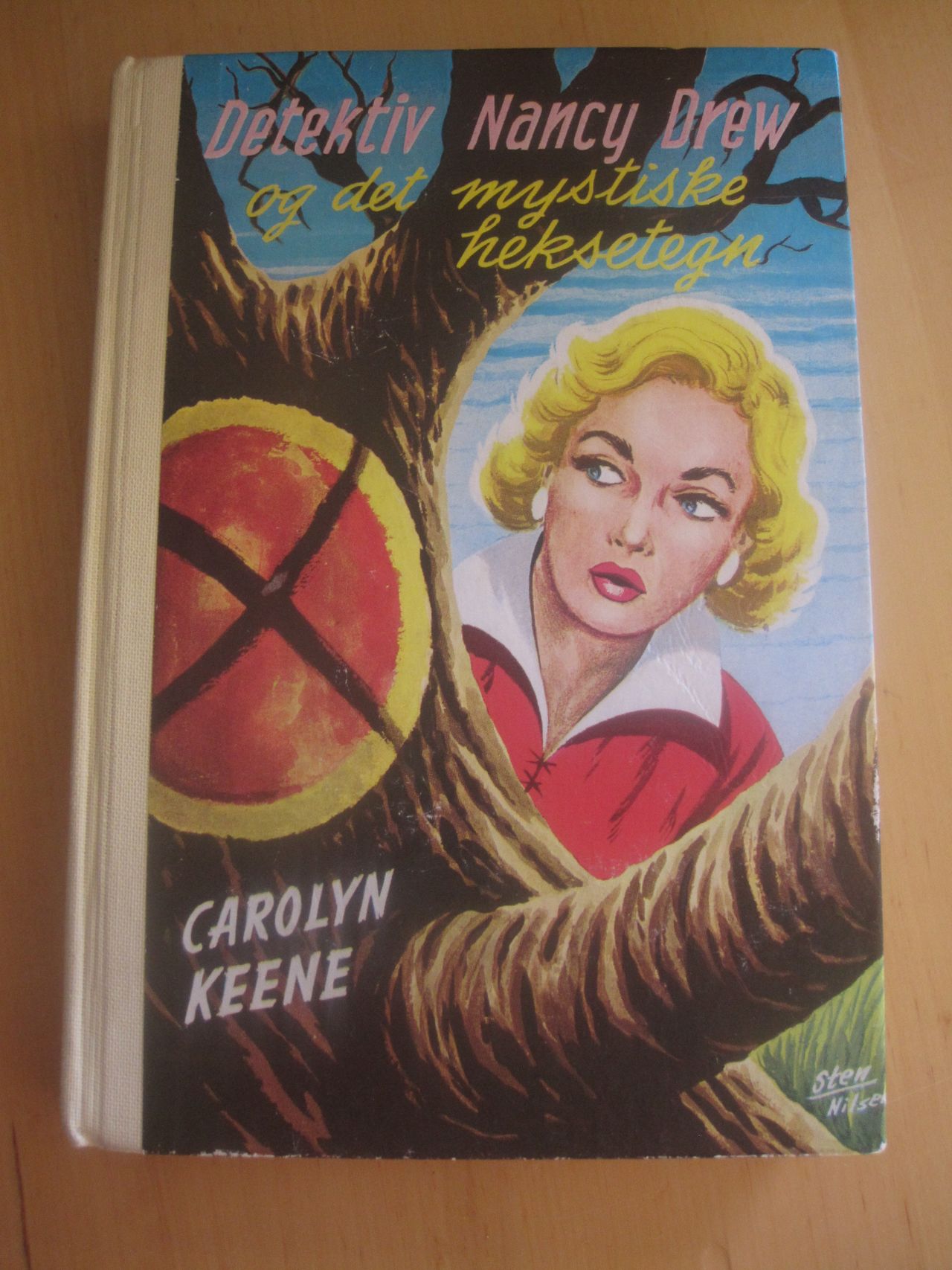 Detektiv Nancy Drew og det mystiske heksetegn