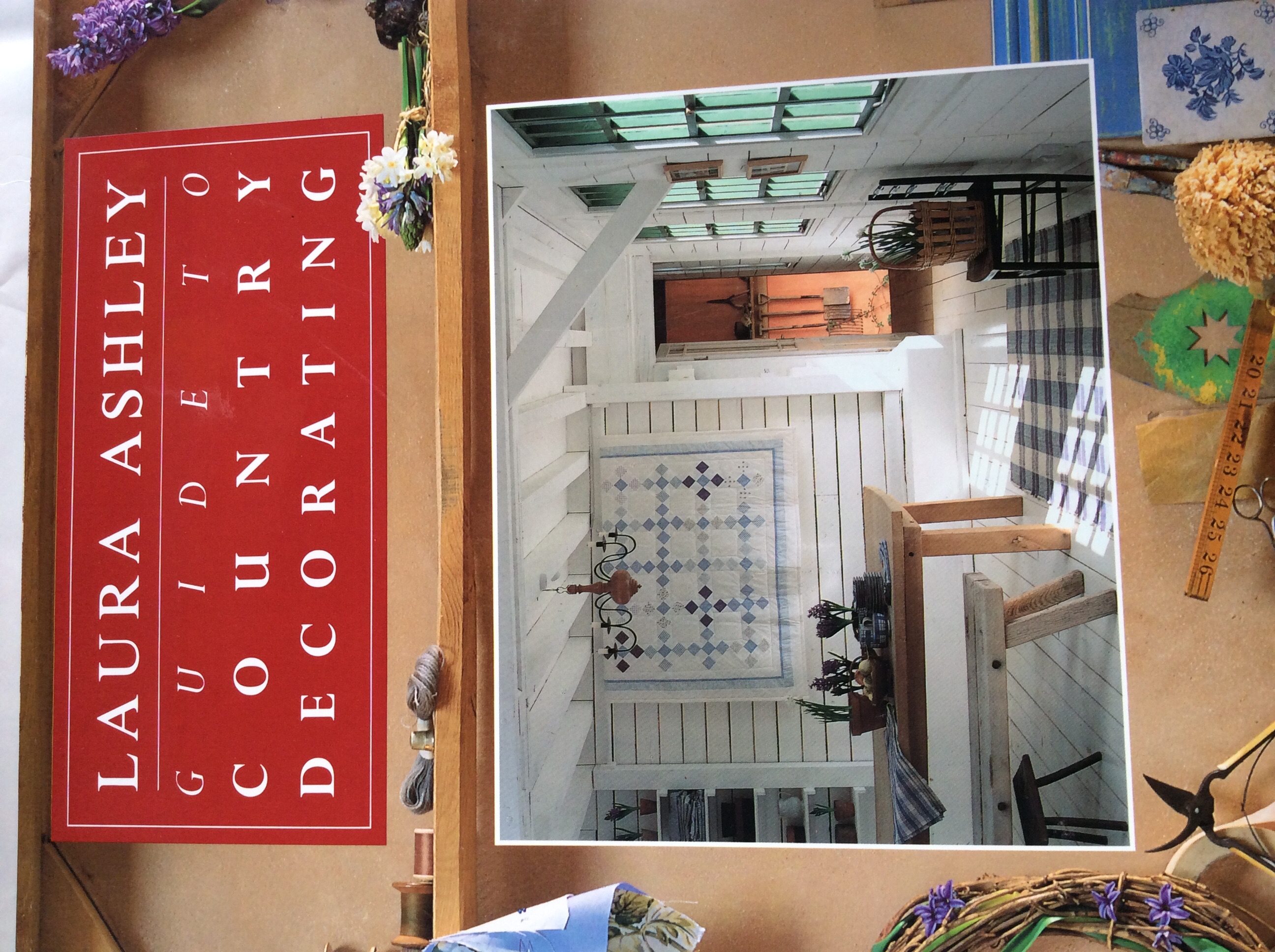 Laura Ashley Guide to Country Decorating